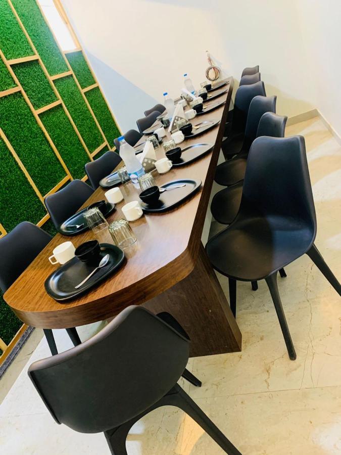 Hotel Lotus Inn Sirsa Kültér fotó