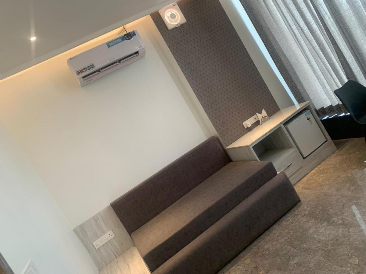Hotel Lotus Inn Sirsa Kültér fotó