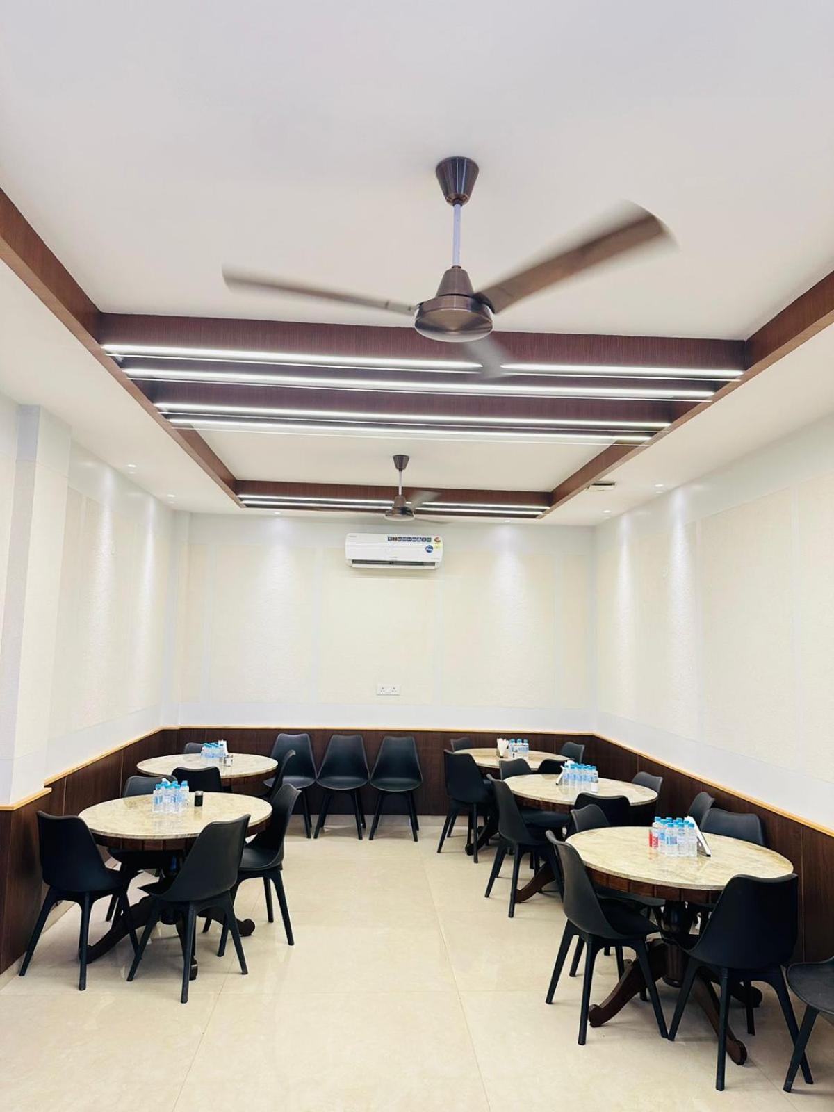 Hotel Lotus Inn Sirsa Kültér fotó