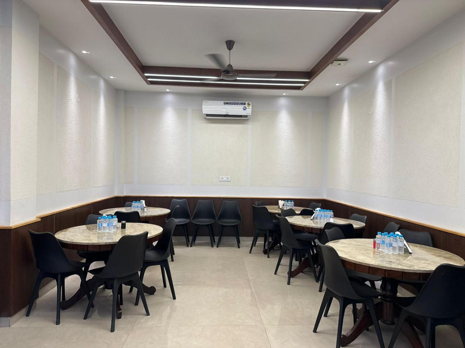 Hotel Lotus Inn Sirsa Kültér fotó